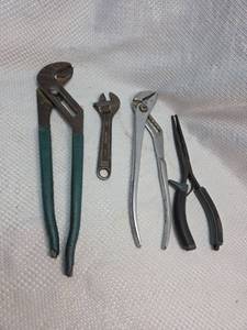 lot 220 image: Mixed Adjustable Wrench and Plier Set