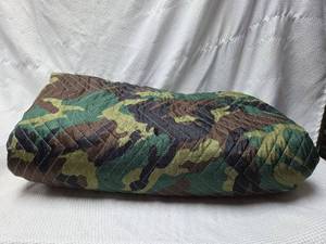 lot 222 image: Woodland Camouflage Quilted Moving Blanket
