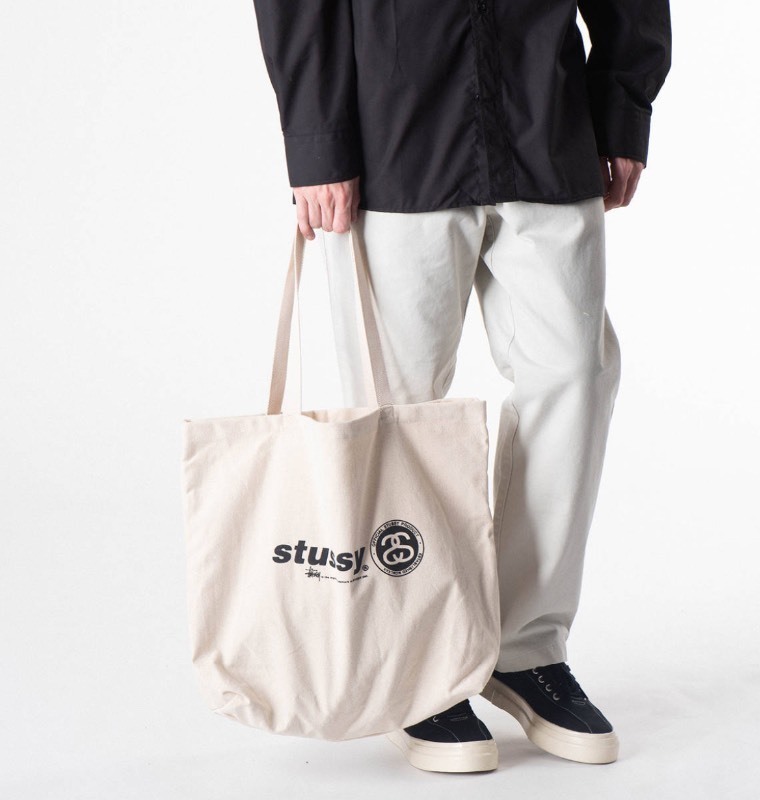 lot 23 image: Bundle of 2 NEW STUSSY ITALIC LINK CANVAS TOTE BAG 134221 NATURAL - W Interior Pocket