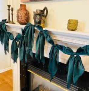 lot 42723 image: Dark Green Satin Bow Garland