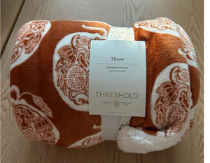 lot 42772 image: Threshold Pumpkin Fleece Throw Blanket
