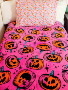 lot 42820 image: Pink Halloween Jack-o-Lantern Throw Blanket
