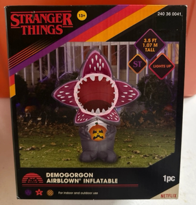lot 42858 image: Stranger Things Demogorgon Airblown Inflatable