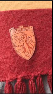 lot 42921 image: Harry Potter scarf Gryffindor House