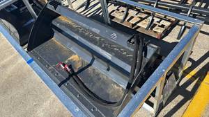 lot 5009 image: HB-12-72W - Landhonor - Hydra Bucket - unused