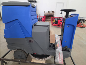lot 6132 image: Starvox Ride-on Floor Scrubber VOL-650 (Unused)