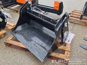 lot 6438 image: CK-XKH39 - Captok - Mini Skid Steer 4 in 1 Bucket - Unused