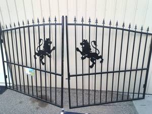lot 6035 image: (IRIG) IRanch - 4.2m Iron Gate - Unused