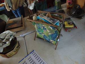 lot 2452 image: YarnQuilting Stand - Holder