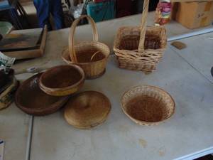 lot 2457 image: Basket Selection