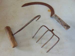 lot 2459 image: Hay Hook - Knife and Pitchfork Head