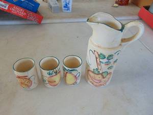 lot 2465 image: Pitcher and 3 Mugs - Made in Japan