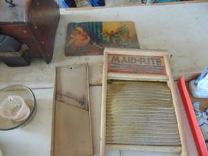 lot 2478 image: Swift Advertising and Metal Washboard