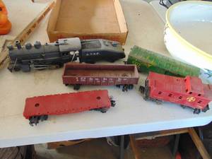 lot 2483 image: Lionel Train 5 Car Set