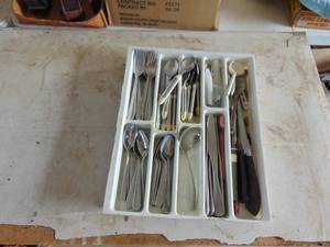 lot 2488 image: Selection of Flatware in Tray