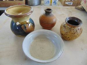 lot 2500 image: Selection of Decor pottery