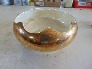lot 2503 image: Bowl Marked 24KT Gold