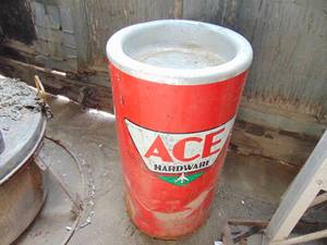lot 2561 image: Ace Hardware Ashtray