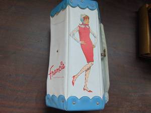 lot 2591 image: Francie Doll Case