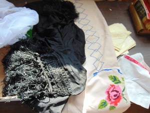 lot 2593 image: Selection of Vintage Material