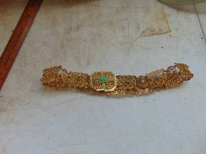 lot 2601 image: Small Gold Tone Fashion Belt