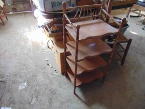 lot 2604 image: 4 Tier Shelf