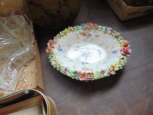 lot 2634 image: Made in Italy - Floral Dish