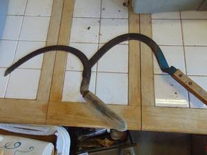 lot 2637 image: Pair of Scythes