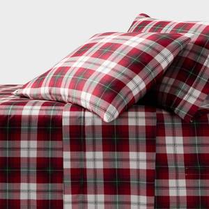 lot 2749 image: Full 400 Thread Count Christmas Holiday Performance Sheet Set Red Plaid - Threshold - Retail $45