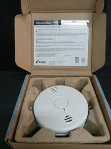 lot 2769 image: Kidde Smoke & Carbon Monoxide Detector, 10-Year Battery, Voice Alerts , 1 Count ( Pack of 1) - Retail $65