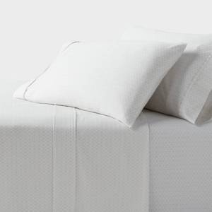 lot 3024 image: Queen 400 Thread Count Performance Sheet Set Light Gray Geo - Threshold (flat sheet only)