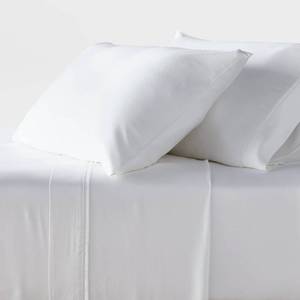 lot 3138 image: King 320 Thread Count Cool TENCEL Lyocell Sheet Set White - Threshold - Retail $90