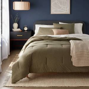 lot 4154 image: 3pc FullQueen Jersey Comforter and Sham Set Dark Olive Green Heather - Threshold Knitted, Zipper Closure, Machine Washable - Retail $89