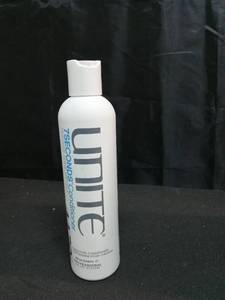 lot 4288 image: UNITE Hair 7 Seconds Conditioner 8 oz - Retail $34