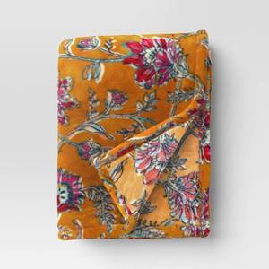 lot 4301 image: Oversized Printed Floral Primalush Throw Blanket Gold - Threshold&nbsp