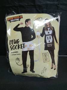 lot 4390 image: Spooktacular Creations Usblight Plug And Socket Couple Set Standard - Retail $36