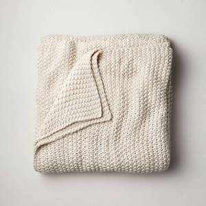 lot 4484 image: King Chunky Knit Bed Blanket Natural - Casaluna Acrylic Sweater Knit, Machine Washable, All Ages - Retail $80