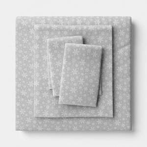 lot 4762 image: Queen Christmas Flannel Sheet Set Gray Snowflake - Wondershop - Retail $35