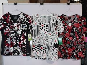 lot 67989 image: APPEARS NEW - Landau, Peaches & WS Gear Floral Print Medical Scrub Tops Collection (Size Small) 3 Pack