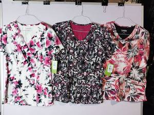 lot 67999 image: APPEARS NEW - Landau Floral Print Medical Scrub Top (Size Small) 3 Pack