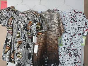 lot 68002 image: APPEARS NEW - 2 Landau & 1 Koi Medical Scrub Tops (Size XS) Lot of 3