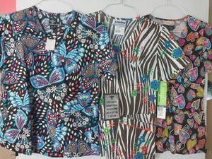 lot 68006 image: APPEARS NEW - Landau,Peaches & Med Couture Medical Scrub Tops (Size XS) Lot of 3