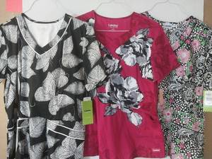 lot 68022 image: APPEARS NEW - Landau Medical Scrub Tops (Size Large) Lot of 3