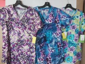 lot 68069 image: APPEARS NEW - Bio Brand Medical Scrub Tops (Size Small) Lot of 3
