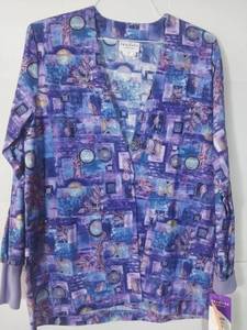 lot 68101 image: APPEARS NEW - Peaches Uniforms Purple Abstract Print Scrub Top (Size XS)