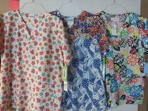 lot 68105 image: APPEARS NEW - Landau & Peaches Medical Scrub Tops (Size Large) Lot of 3