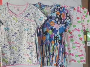 lot 68121 image: APPEARS NEW - Landau & Peaches Medical Scrub Tops (Size XS) Lot of 3