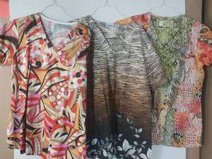 lot 68124 image: APPEARS NEW - Landau & Bio Medical Scrub Tops (Size Small) Lot of 3