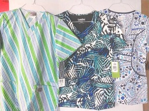 APPEARS NEW - Landau, Scrub Zone & Peaches Medical Scrub Tops (Size XS) Lot of 3