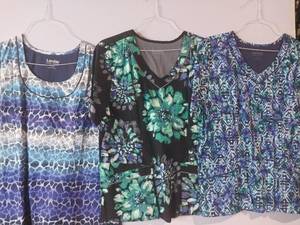 lot 68169 image: APPEARS NEW - Landau Medical Scrub Tops (Size XL) Lot of 3